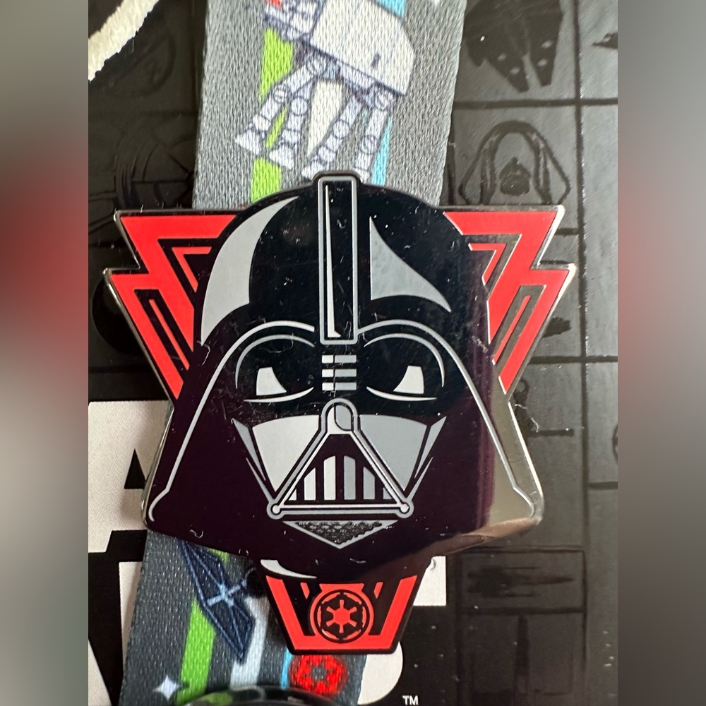 Dark Side Star Wars Disney Pins Starter Set with Lanyard and 4 Pins - Picture 5 of 8